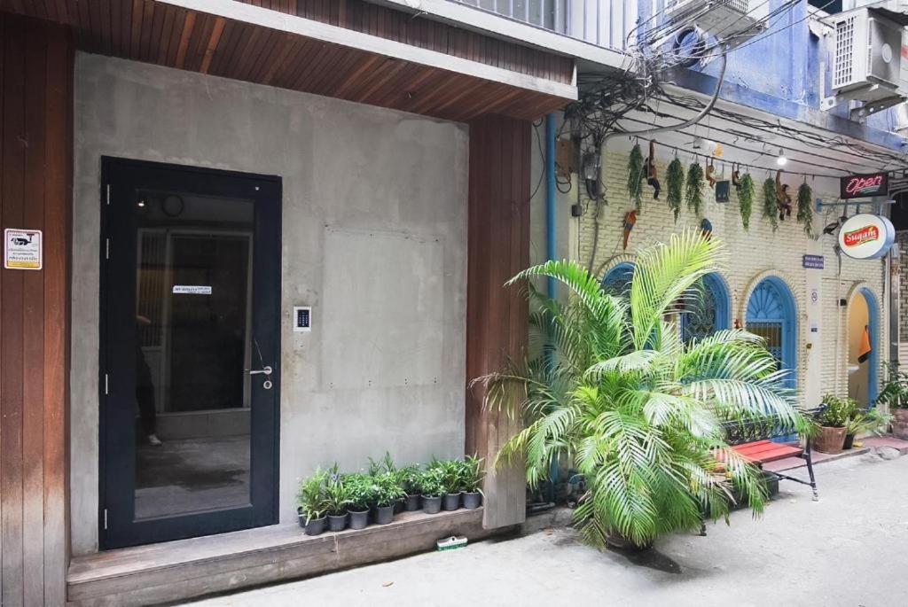 Go Inn Silom Bts Surasak Station V โกอินน์ สีลม Bts สถานีสุรศักดิ์ Bangkok Exterior foto